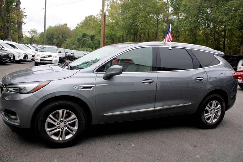 2018 Buick Enclave Essence photo 3