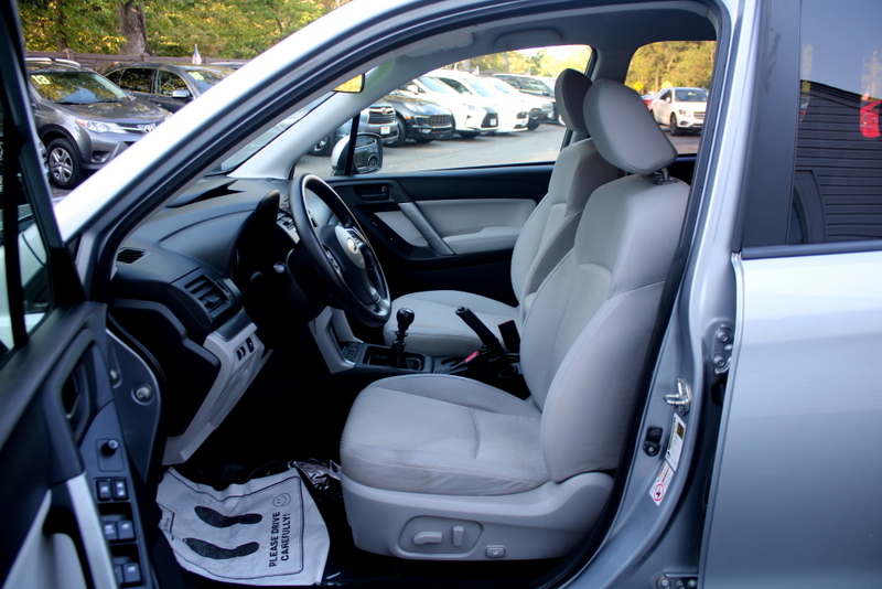 2014 Subaru Forester 2.5i Premium photo 12