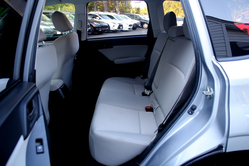 2014 Subaru Forester 2.5i Premium photo 18
