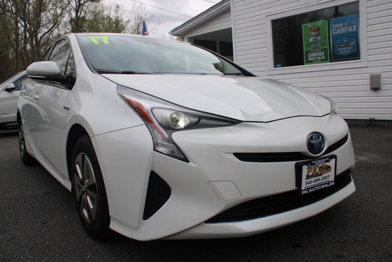 2017 TOYOTA PRIUS FOUR