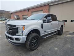 2017 FORD SUPER DUTY F-250 SRW LARIAT CREW CAB 4WD w/NAVIGATION SYSTEM & MOONROOF