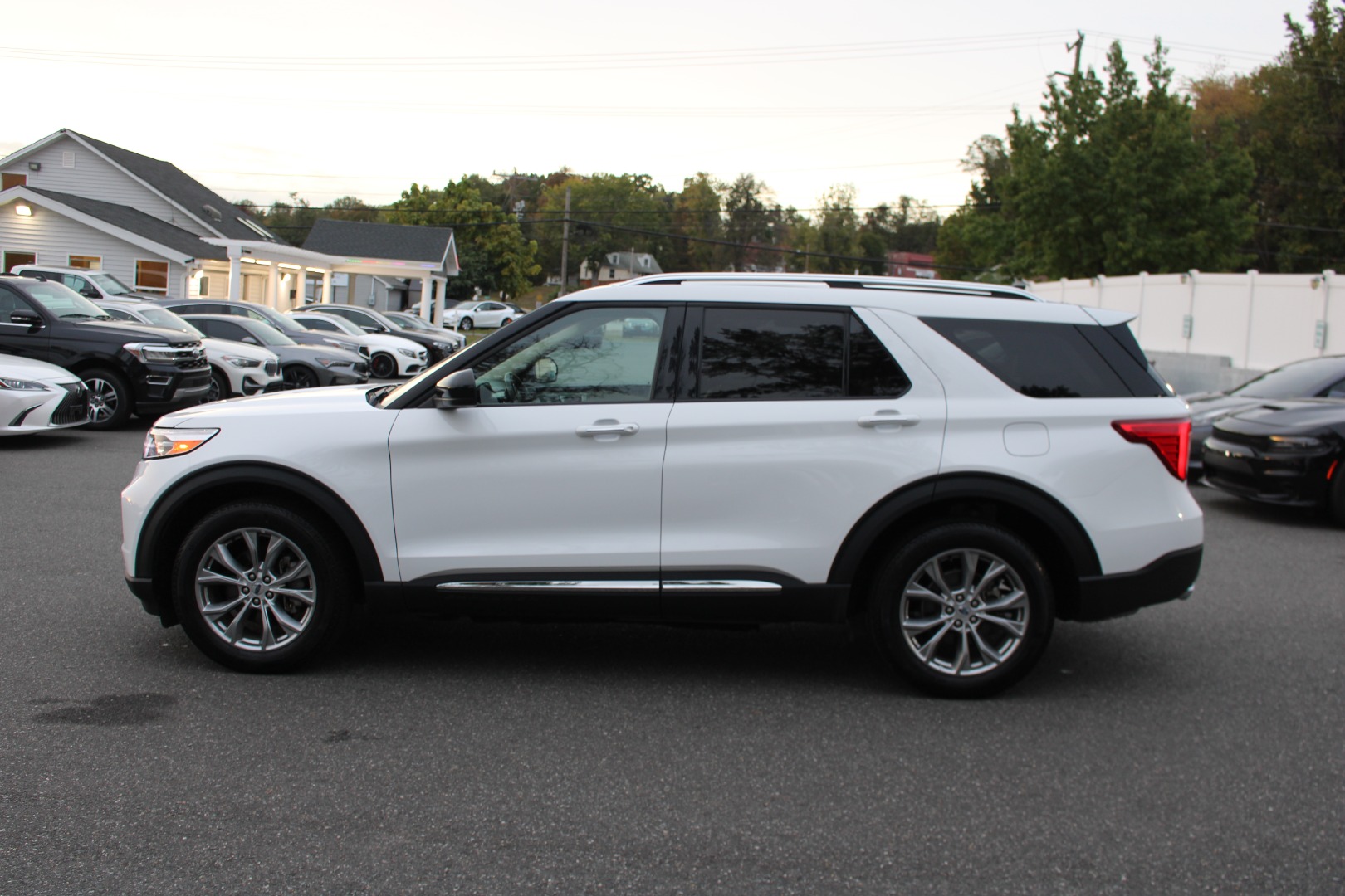 2023 Ford Explorer Limited photo 4