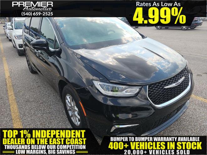 2024 Chrysler Pacifica Touring's photo