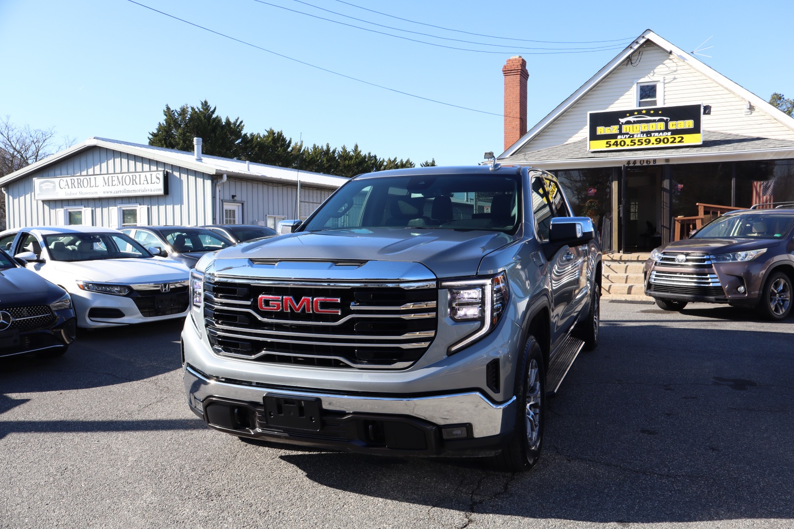 2025 GMC Sierra 1500 SLT's photo
