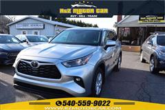 2022 TOYOTA HIGHLANDER LE