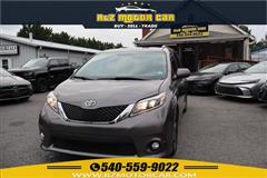 2016 TOYOTA SIENNA SE