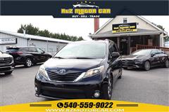 2016 TOYOTA SIENNA SE
