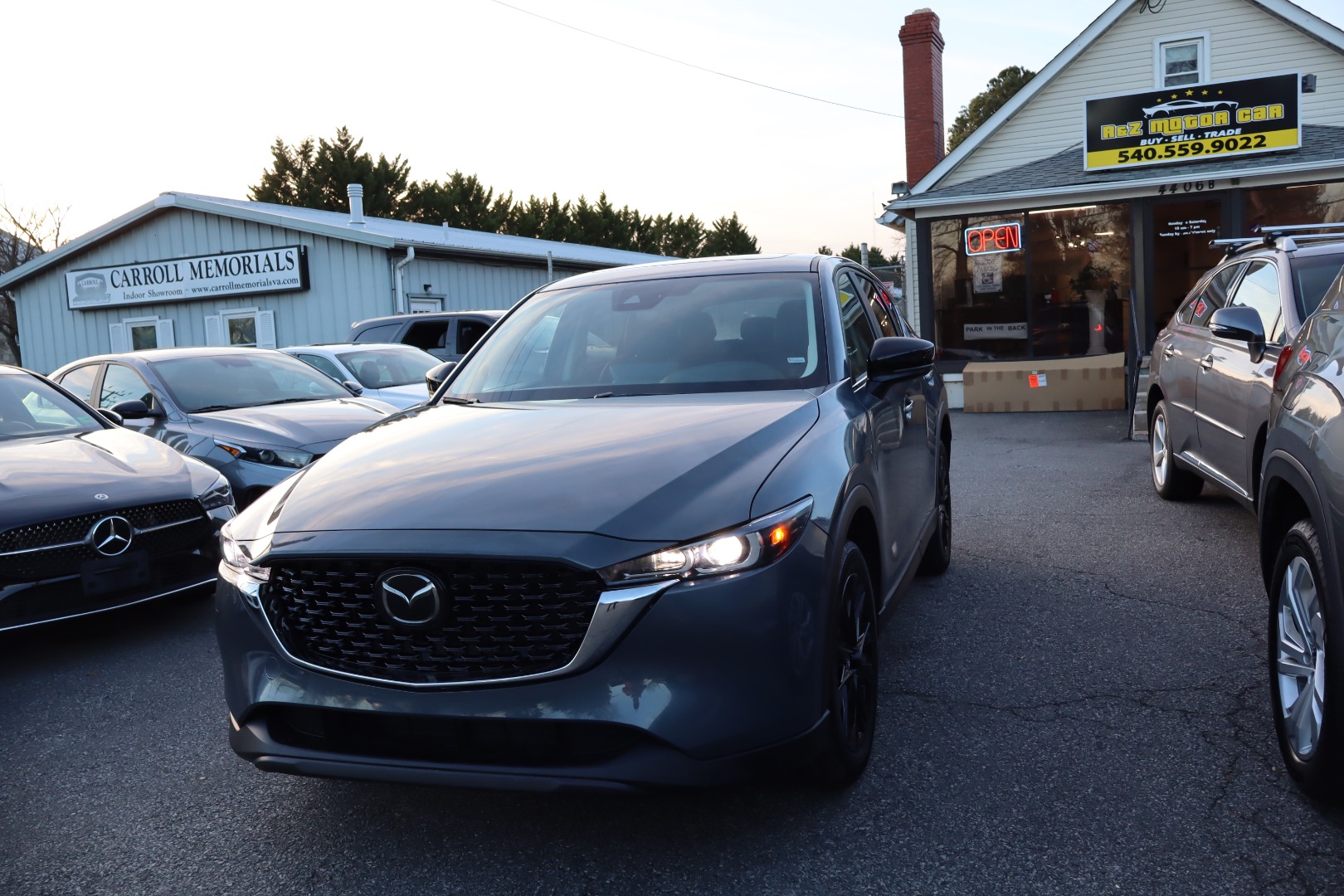2025 Mazda CX-5 S Carbon Edition's photo