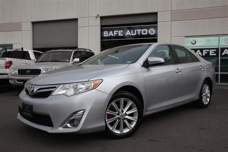 2012 TOYOTA CAMRY XLE - NAVIGATION - LEATHER