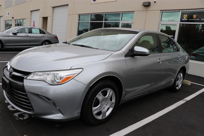 2016 TOYOTA CAMRY  LE