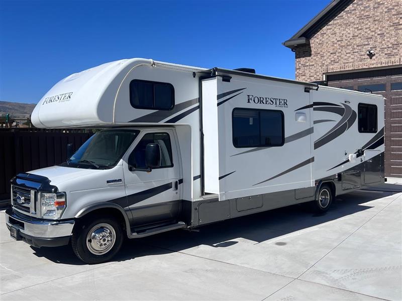 2017 FOREST RIVER FORESTER 3171DS