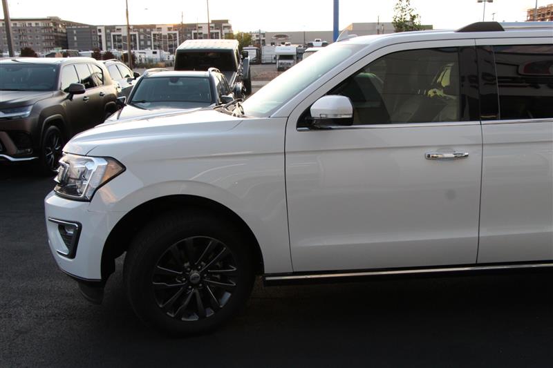 2021 Ford Expedition MAX Limited photo 3