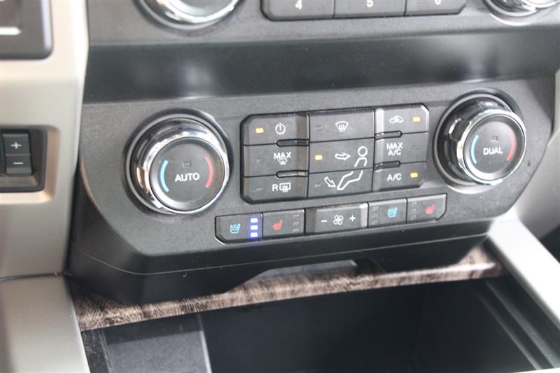 2019 Ford F-350 Lariat photo 16
