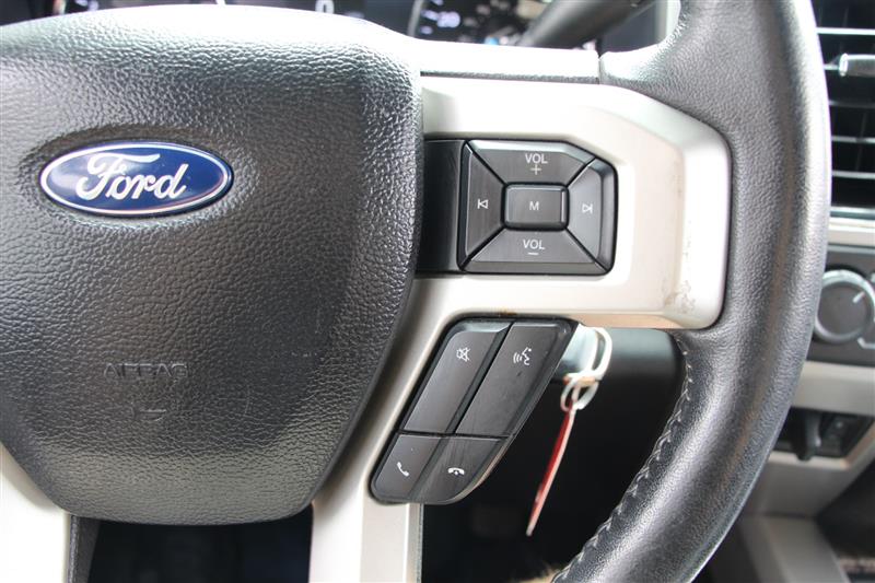 2019 Ford F-350 Lariat photo 20