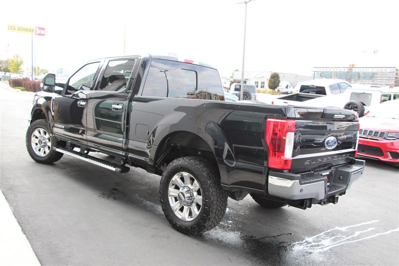 2019 Ford F-350 Lariat photo 3