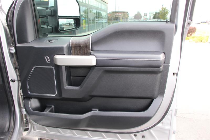 2020 Ford F-350 Lariat photo 12