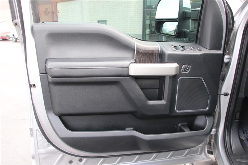 2020 Ford F-350 Lariat photo 20