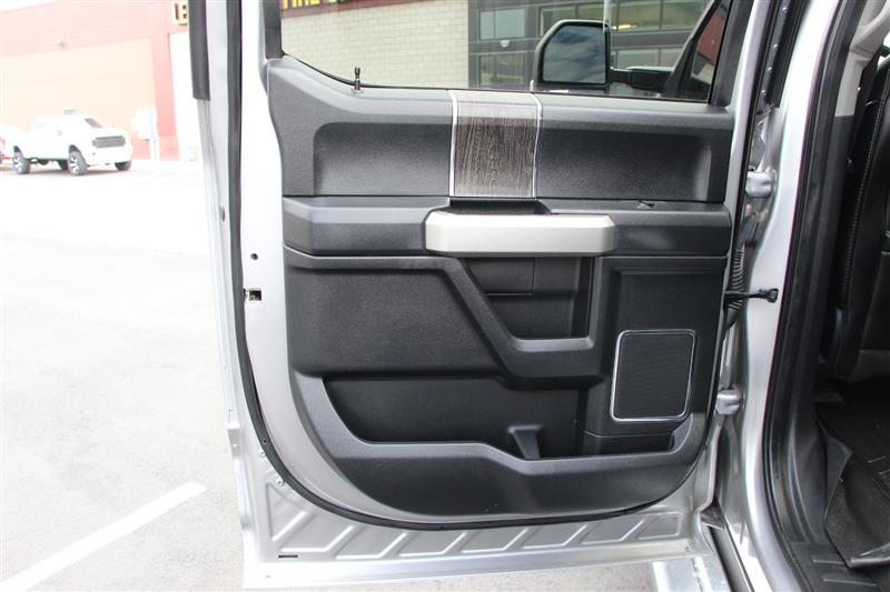 2020 Ford F-350 Lariat photo 22