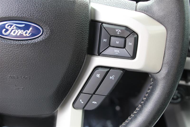 2020 Ford F-350 Lariat photo 25
