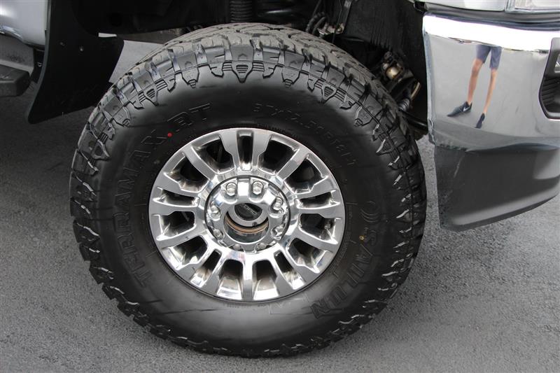 2020 Ford F-350 Lariat photo 35