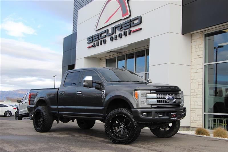 2017 FORD SUPER DUTY F-350 SRW Platinum