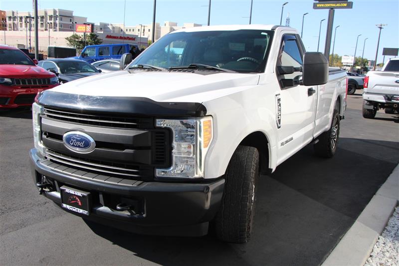 2017 Ford F-250 XL photo 3
