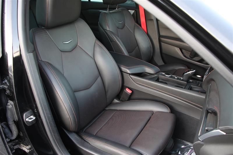 2024 Cadillac CT5 V photo 12