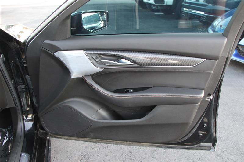2024 Cadillac CT5 V photo 13