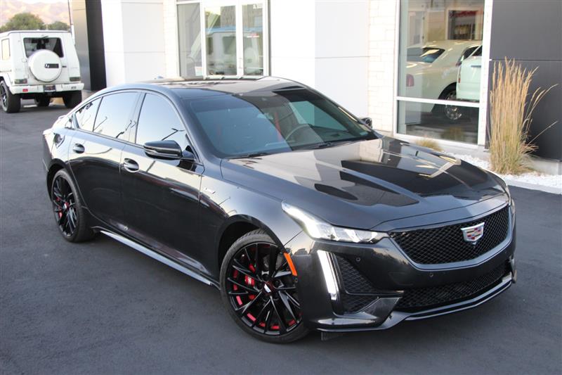 2024 Cadillac CT5 V photo 2