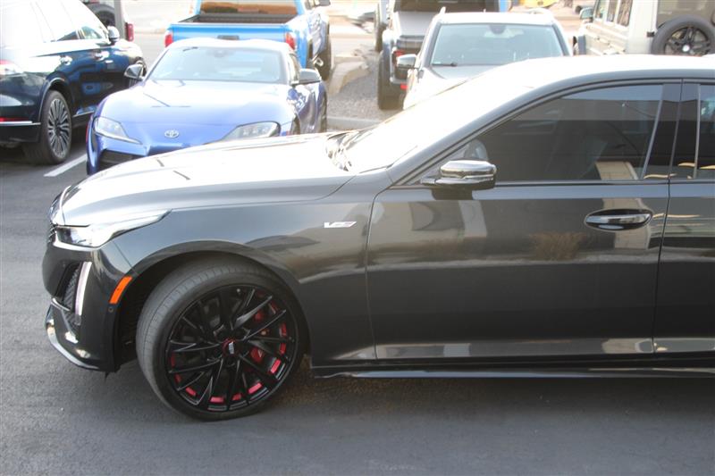 2024 Cadillac CT5 V photo 5