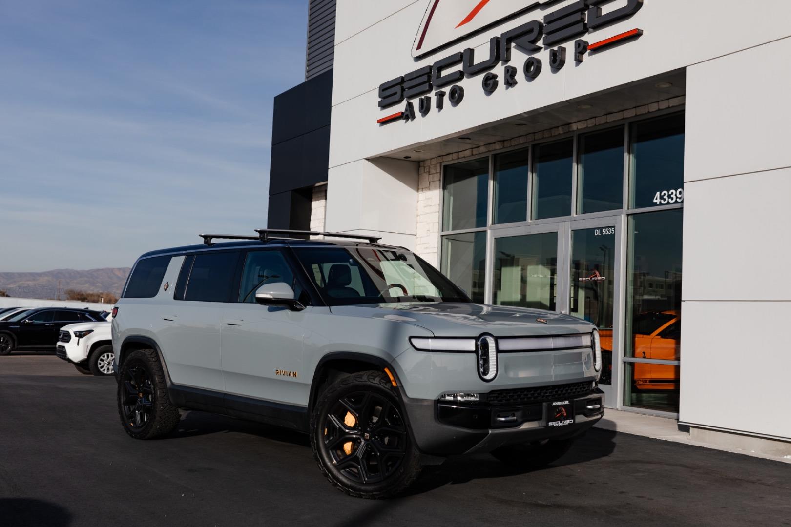 2022 Rivian R1S