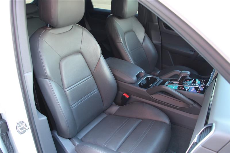 2020 Porsche Cayenne photo 18