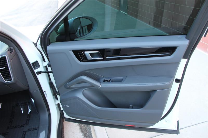 2020 Porsche Cayenne photo 19