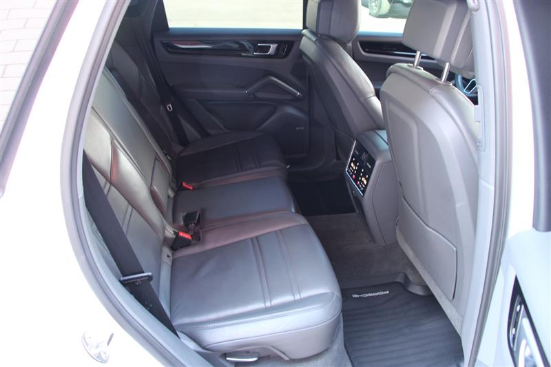 2020 Porsche Cayenne photo 20