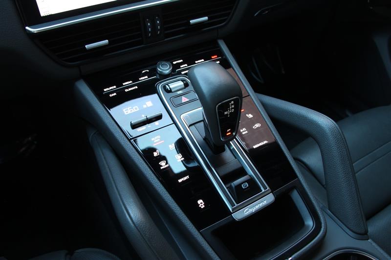 2020 Porsche Cayenne photo 28