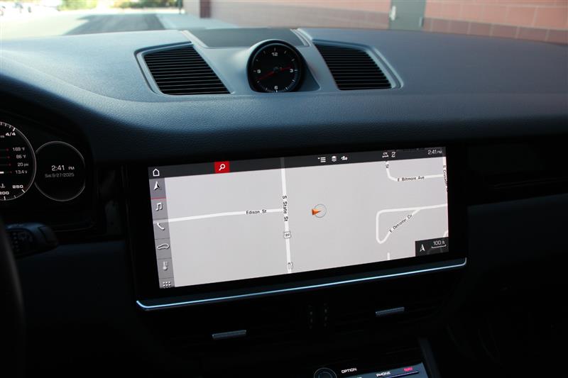 2020 Porsche Cayenne photo 29