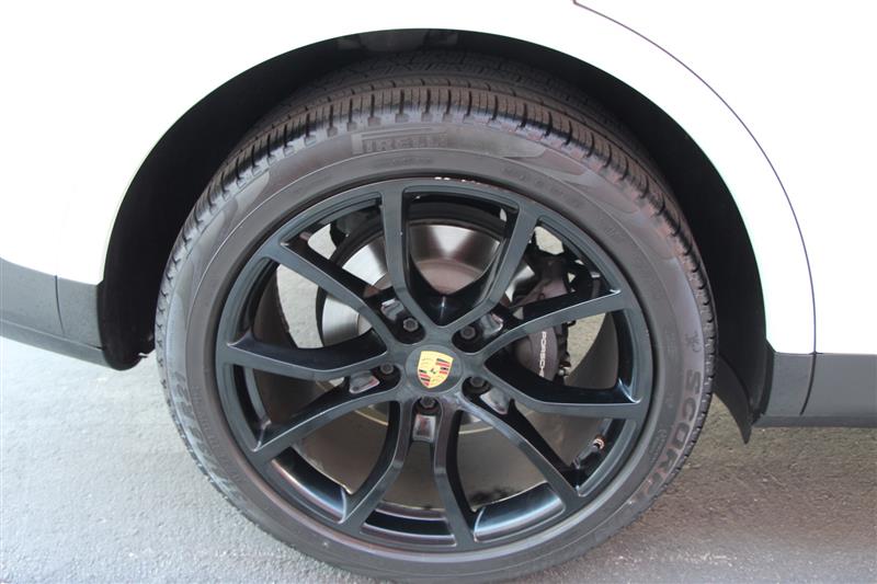 2020 Porsche Cayenne photo 34
