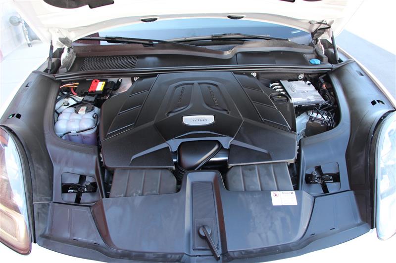 2020 Porsche Cayenne photo 38