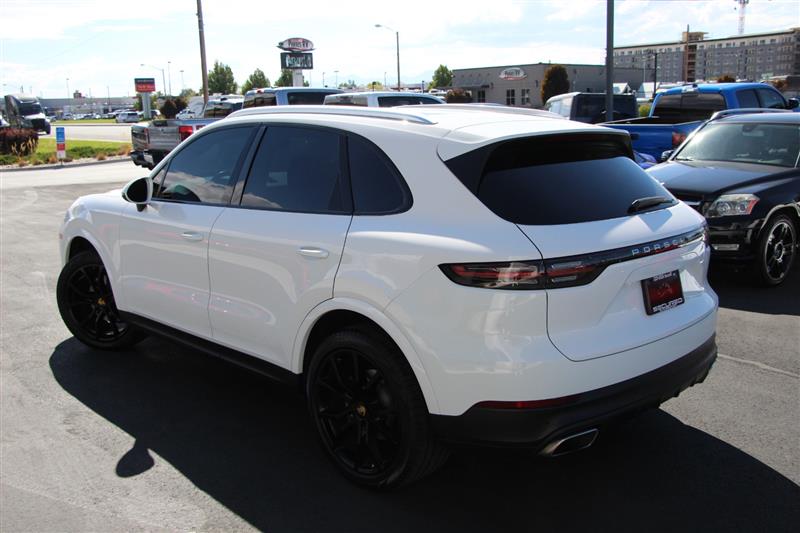 2020 Porsche Cayenne photo 6