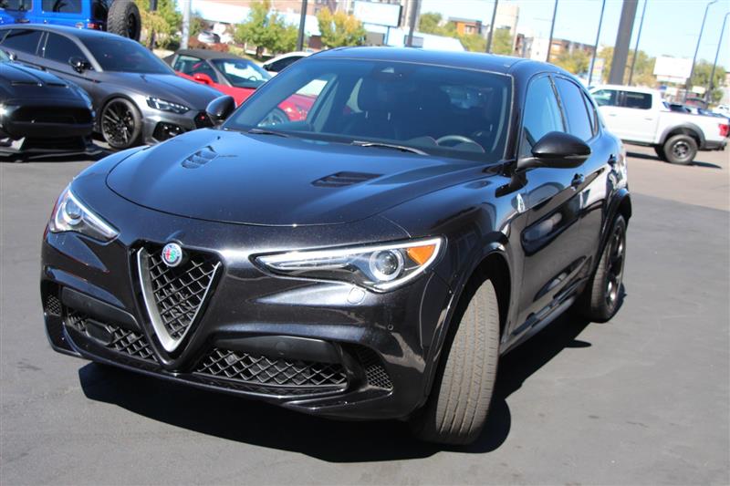 2018 Alfa Romeo Stelvio Quadrifoglio photo 3