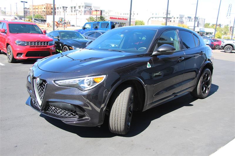 2018 Alfa Romeo Stelvio Quadrifoglio photo 4