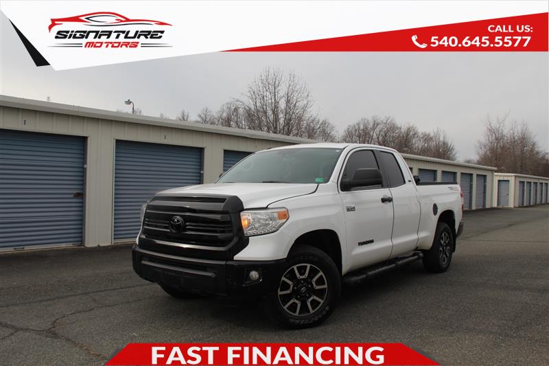 2016 Toyota Tundra SR5's photo