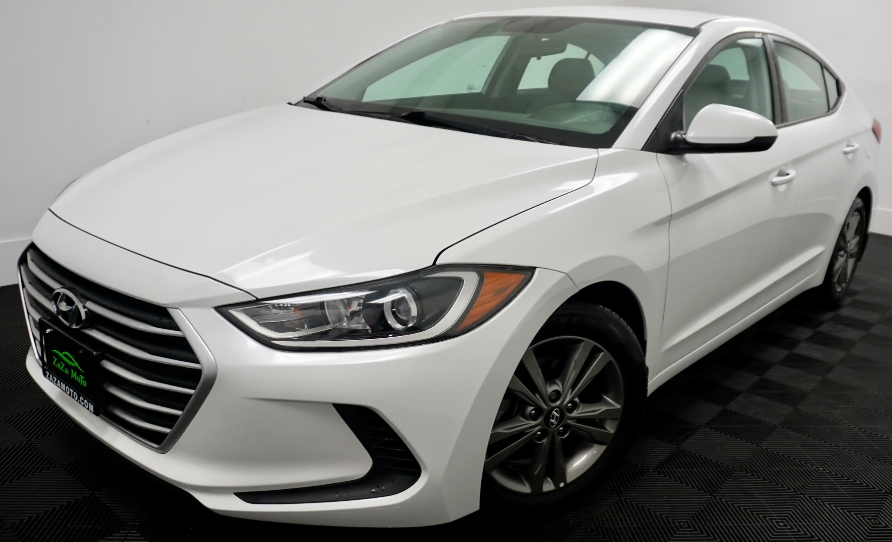 2017 Hyundai Elantra SE photo 2