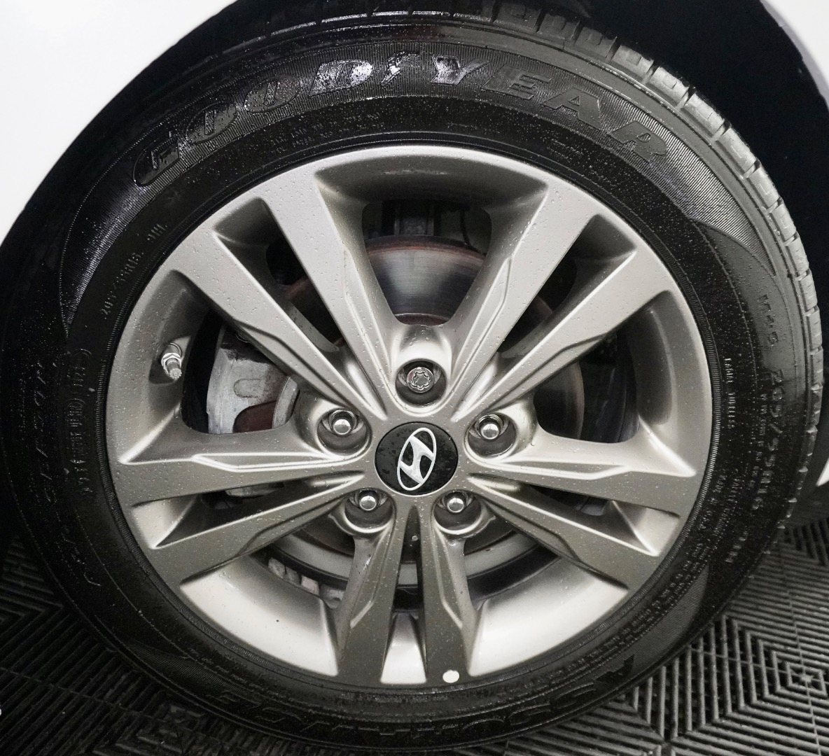 2017 Hyundai Elantra SE photo 3