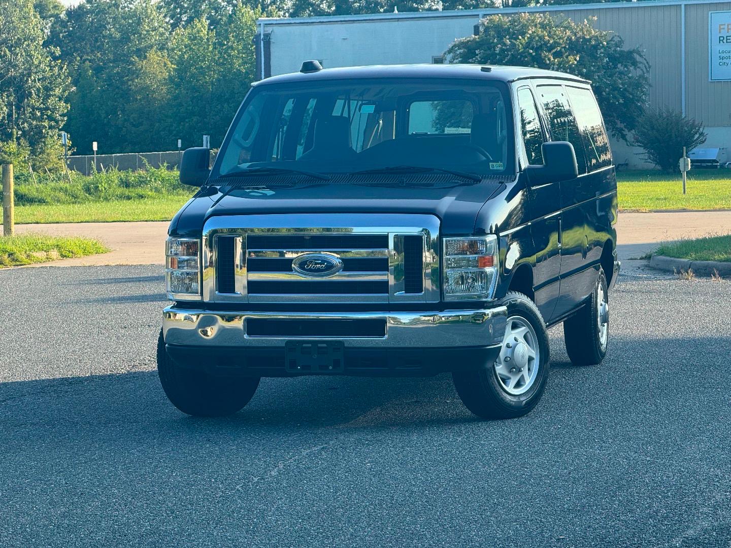 2013 Ford E-Series Econoline Wagon XL's photo