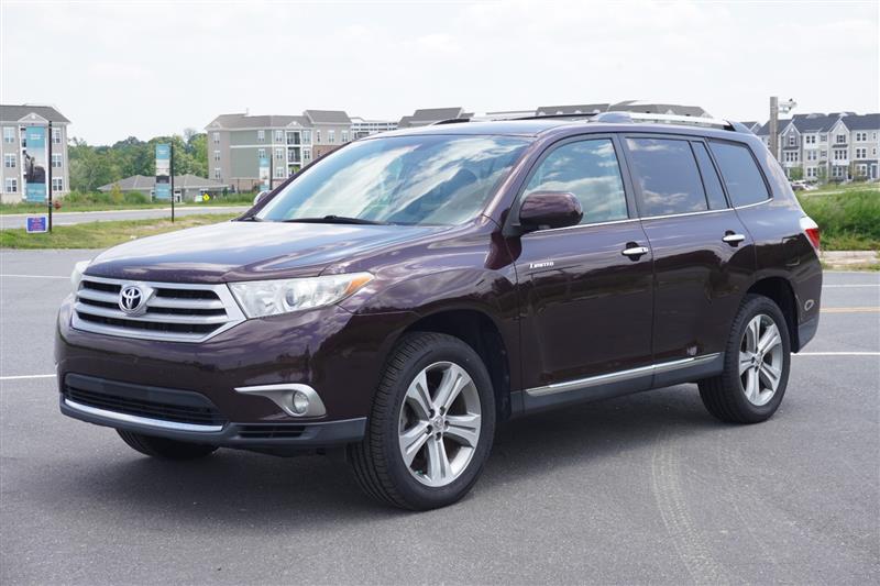 2011 TOYOTA HIGHLANDER LIMITED