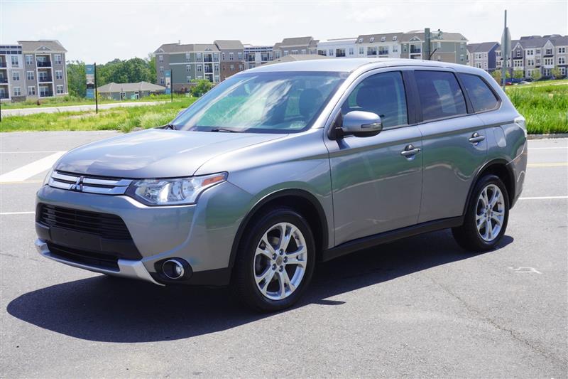 2015 MITSUBISHI OUTLANDER SE