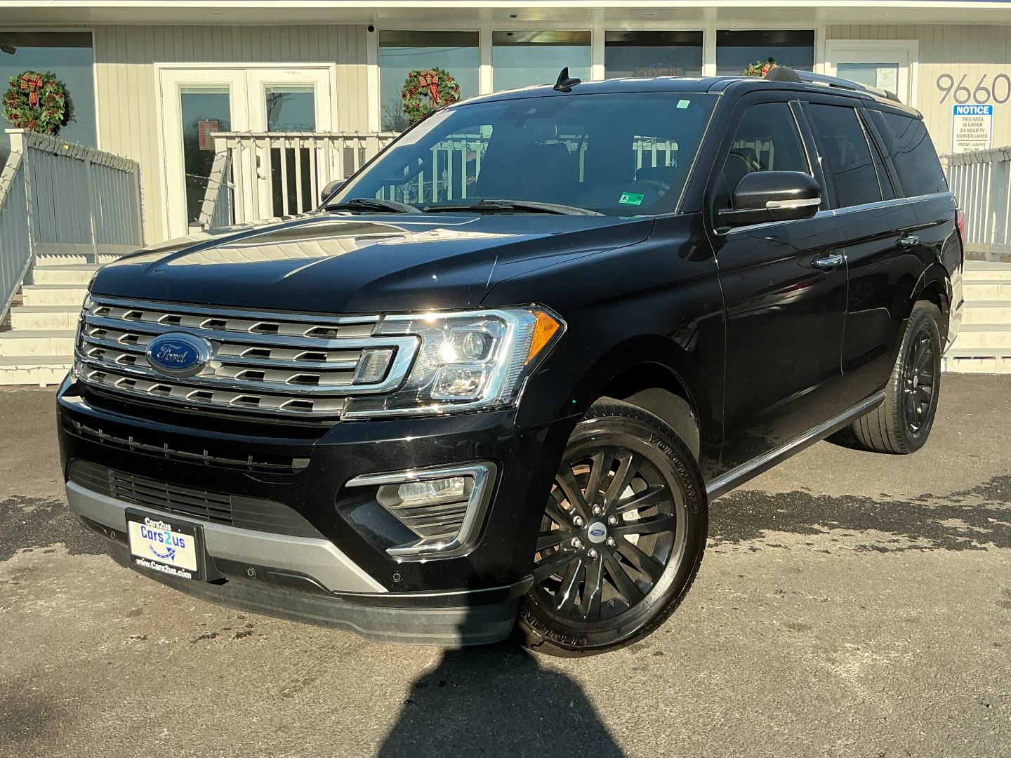 2019 Ford Expedition Limited's photo