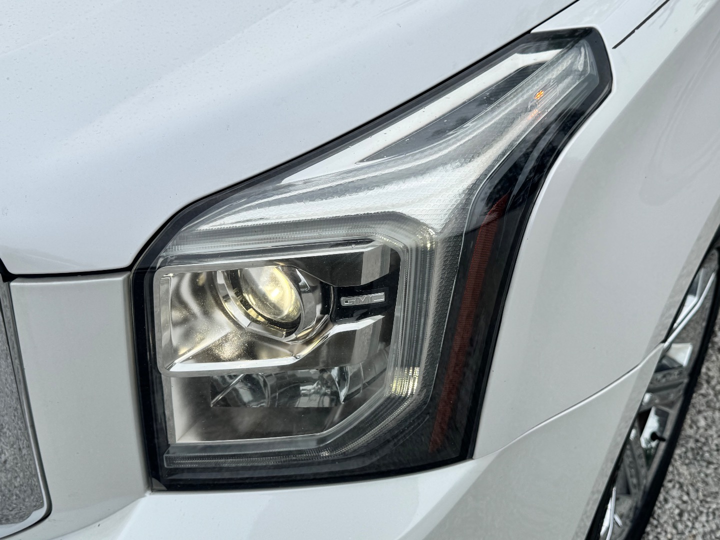 2019 Gmc Yukon Denali photo 15
