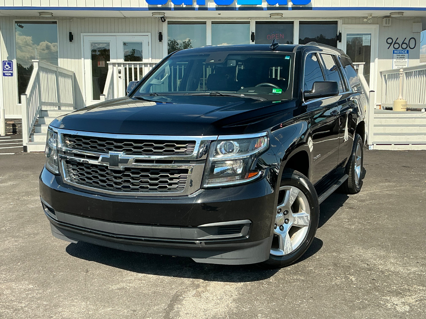 2016 Chevrolet Tahoe LT's photo